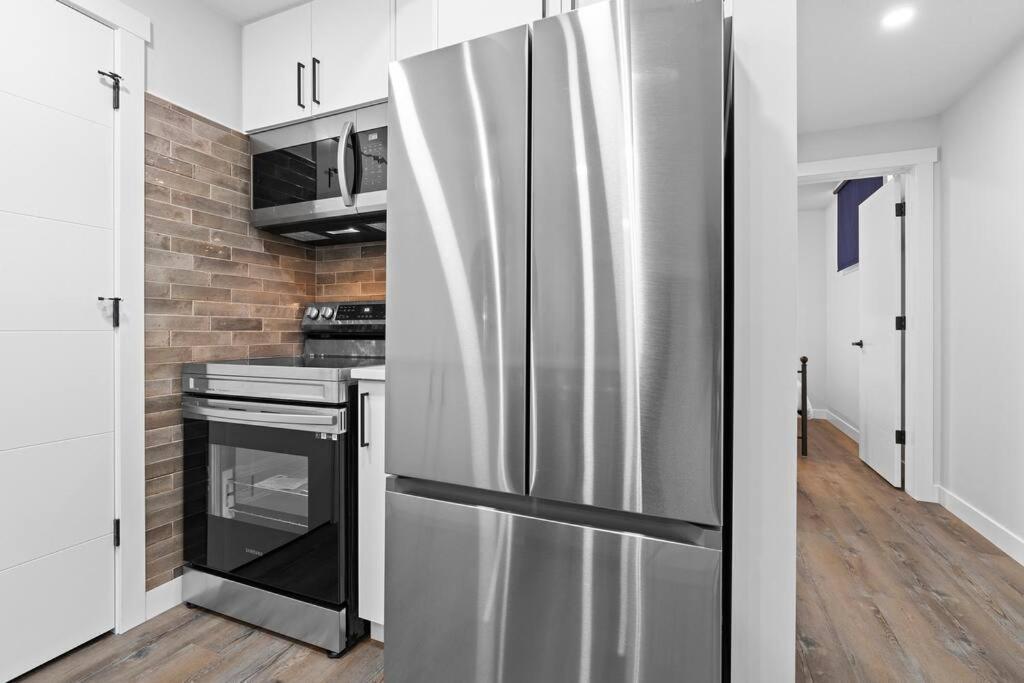 Stylish Suite-nearwem-4 Bed-central Holiday home *