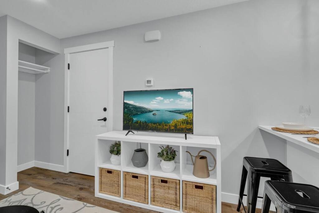 Stylish Suite-nearwem-4 Bed-central Edmonton